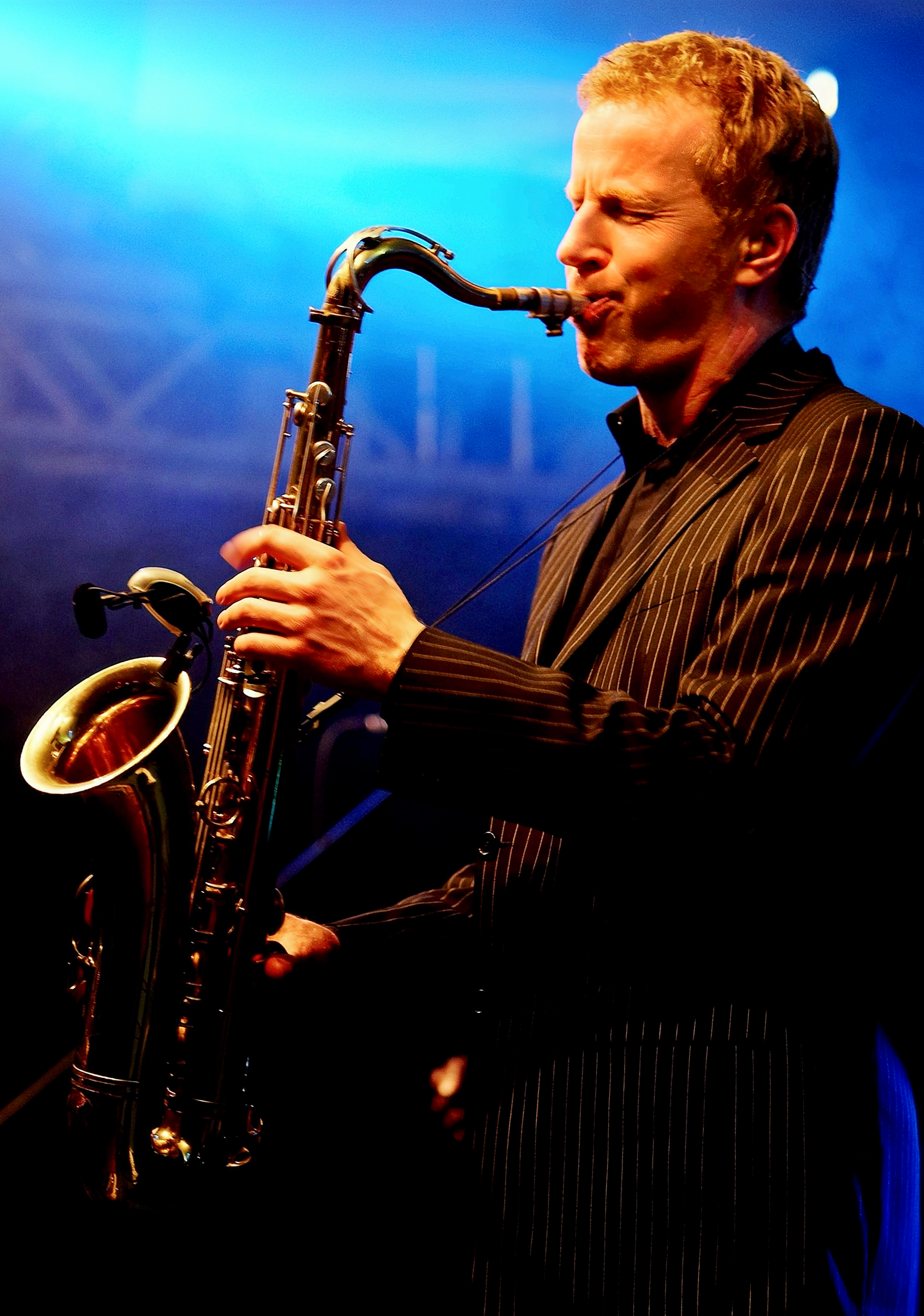 Saxophonist Lothar van Staa bei einem Live-Auftritt